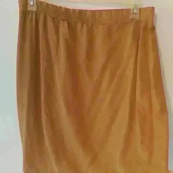 Options Melrose Camel color skirt 100% silk size large - Picture 4 of 8